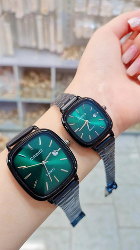 ست ساعت کاپلی مربعی فلزی مشکی صفحه سبز