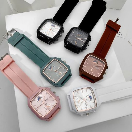 ساعت مچی صفحه مربع ترند،بند سیلیکونی طرح جدید و لوکس