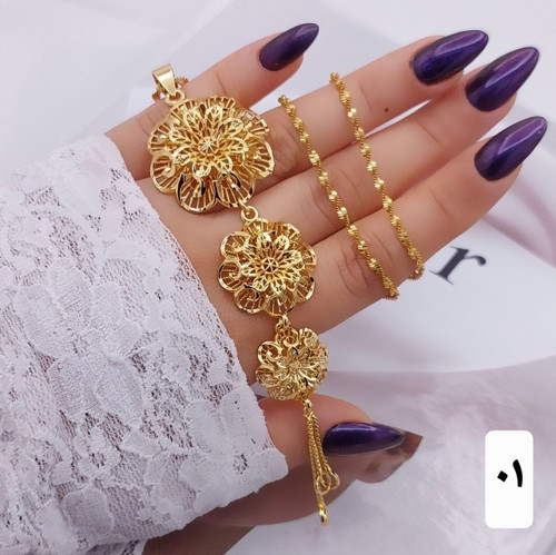 گردنبند بلند ۳طبقه گل کاملا مشابه طلا وارداتی .برندمعتبر سیتی گلد