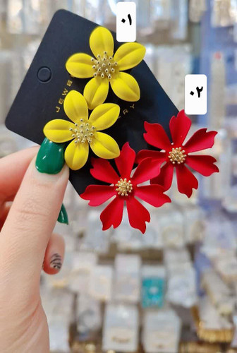 گوشواره گل میناکاری ترندوخاص بهاری آبکاری میخ نقره.وارداتی باکیفیت بالا