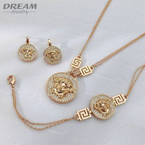 سرویس جواهری ورساچ لوکس طرح طلا برندمعتبر دریم رنگ ثابت آبکاری طلا۱۸